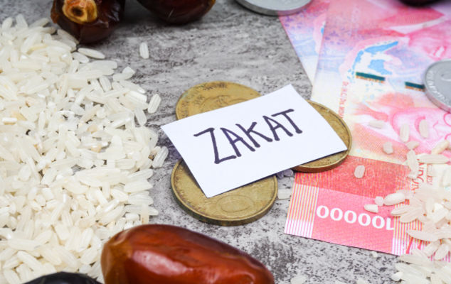 The Role of Charity (Zakat) in Islam: How Giving Back Strengthens the Community