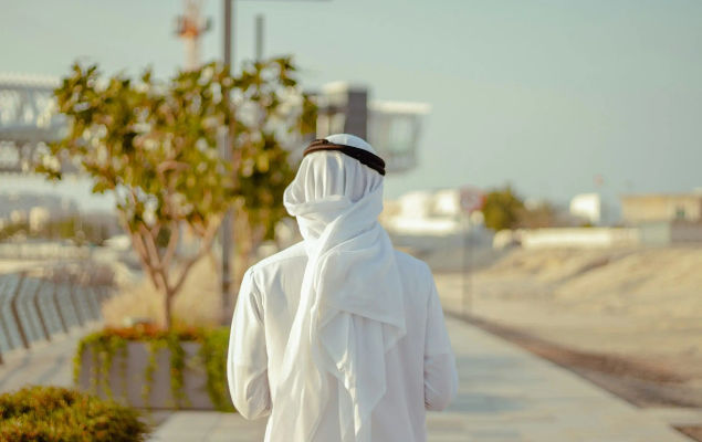 Traditional Emirati Clothing: A Modern Twist on Timeless Fashion