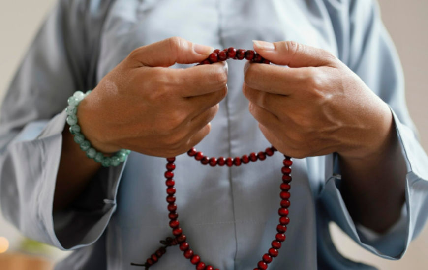 How to Choose the Perfect Amber Prayer Beads (Misbaha)