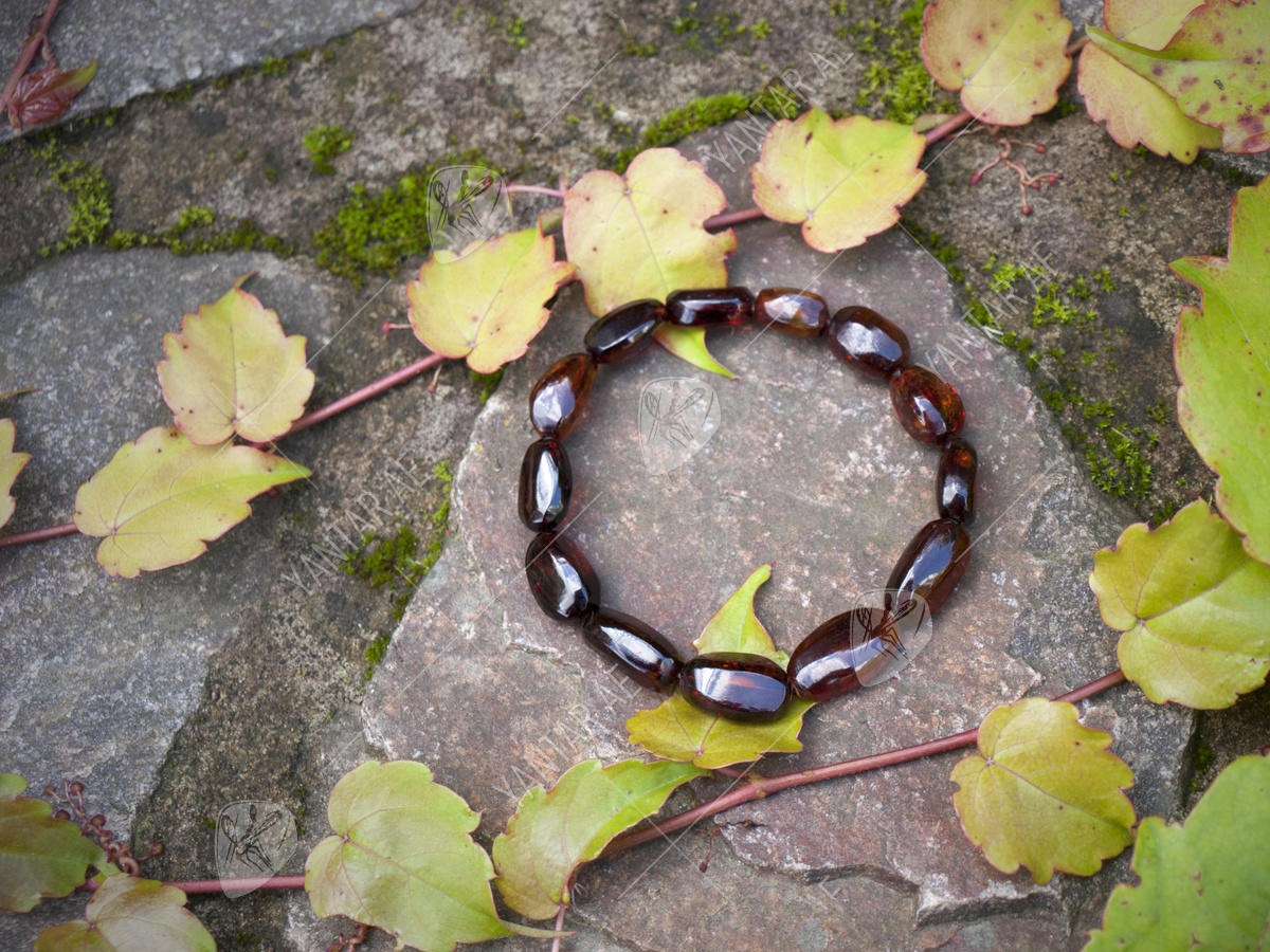 amber necklace