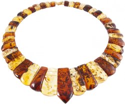 Beads with a combination of light and dark amber stones “Cleopatra”