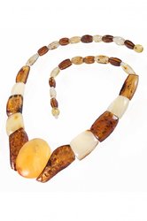 Amber beads with an oval center