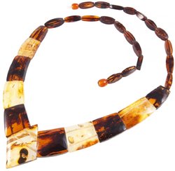 Beads with figured amber stones (with a diamond-shaped center)