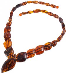 Bead necklace made of cognac-colored amber “Accord”