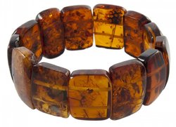 Bracelet made of cognac-colored amber stones