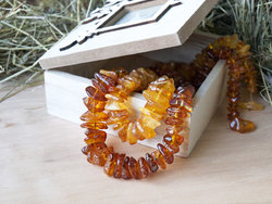 Polished amber stone beads