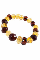 Bracelet with a combination of light and dark amber