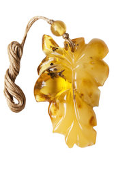 Pendant “Amber leaf”