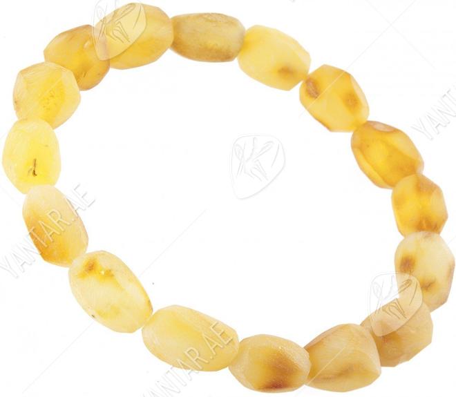 Healing bracelet made of polished amber stones