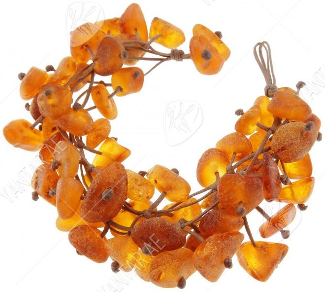 Bracelet made of polished amber stones