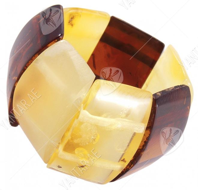 Ring with light and dark amber stones