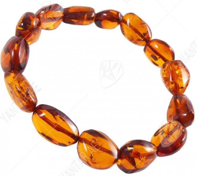 Bracelet made of cognac-colored amber stones