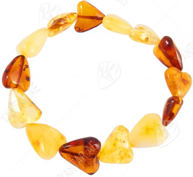 Bracelet made of amber stones in the shape of a heart