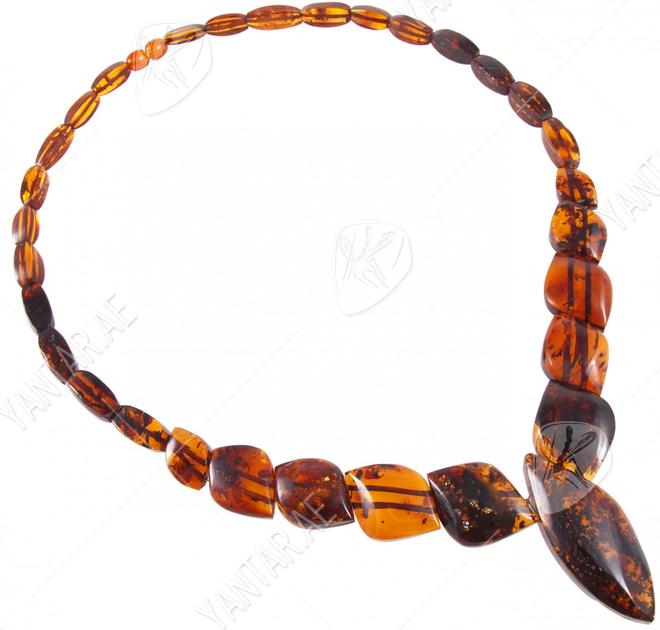 Bead necklace made of cognac-colored amber “Accord”