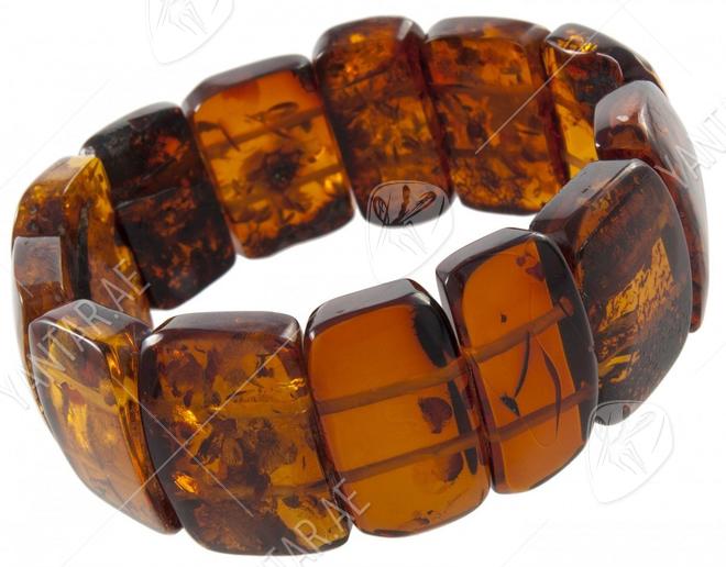 Bracelet made of cognac-colored amber stones