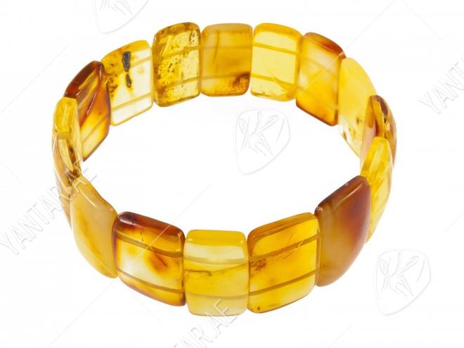 Bracelet made of figured amber stones