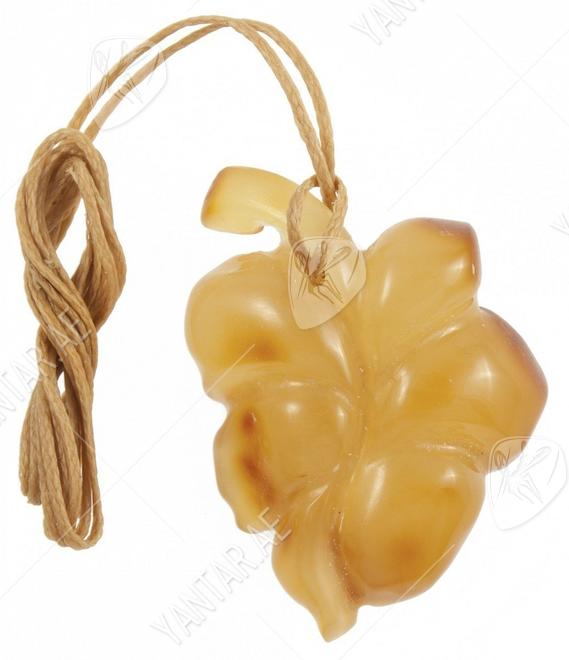 Pendant “Leaf” on a waxed rope