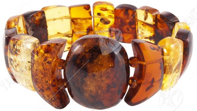 Bracelet made of figured amber stones