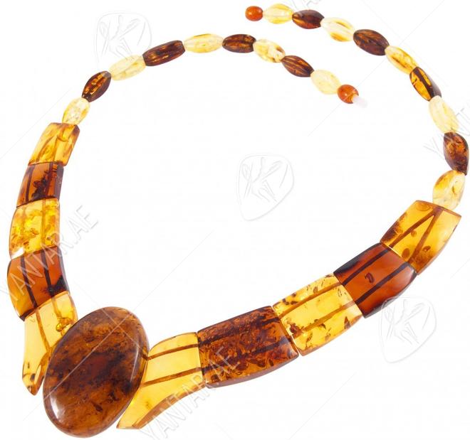 Necklace made of figured amber stones