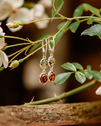 أقراط من الفضة مع العنبر “نيجارا”