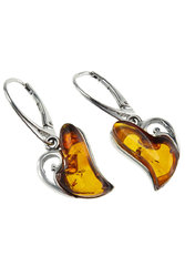 أقراط من العنبر والفضة “ليونا”