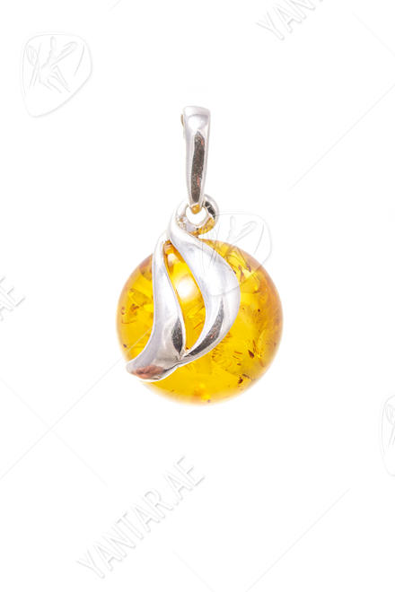 قلادة من الفضة مع العنبر “جايانا”